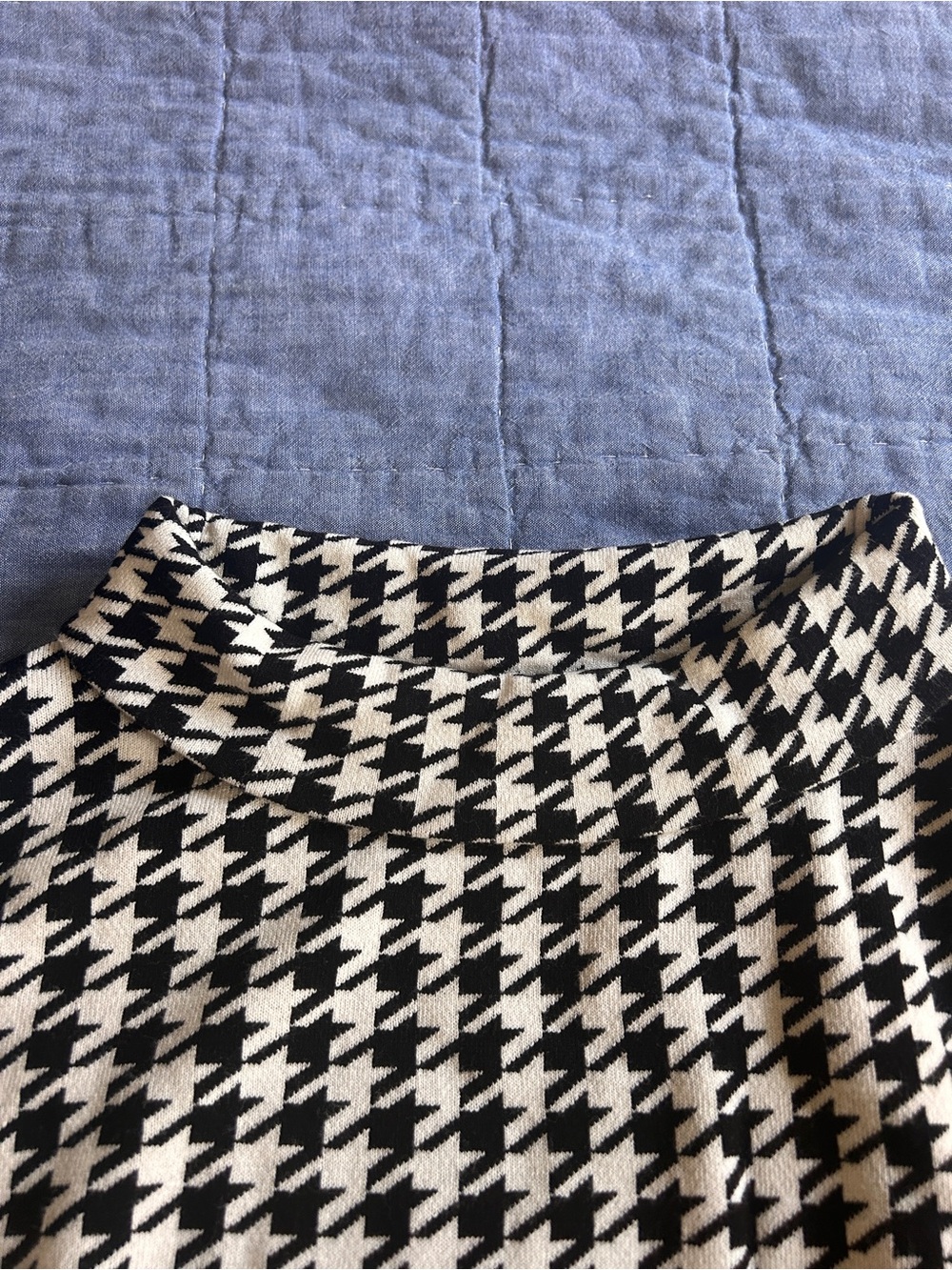 Talbots Black and White Houndstooth Mock Neck Sweater - Picture 7 of 7